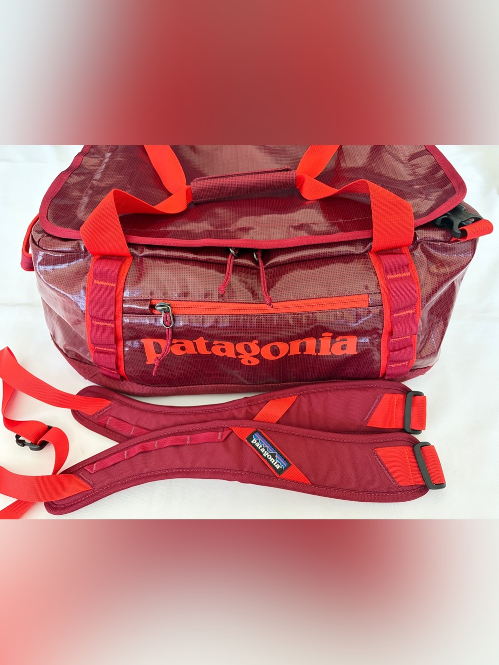Patagonia Black Hole Duffel Bag 40L Carry On Backpack #49338 Unisex Roamer Red